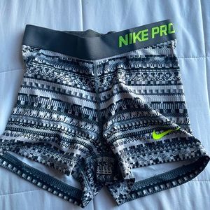WOMENS NIKE PRO SHORTS